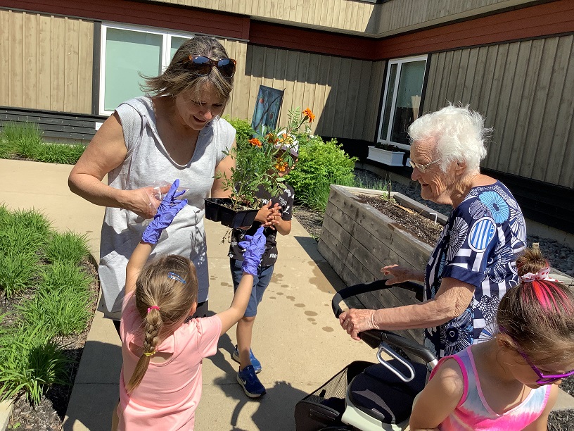 21 09 2023 jardin foyer11